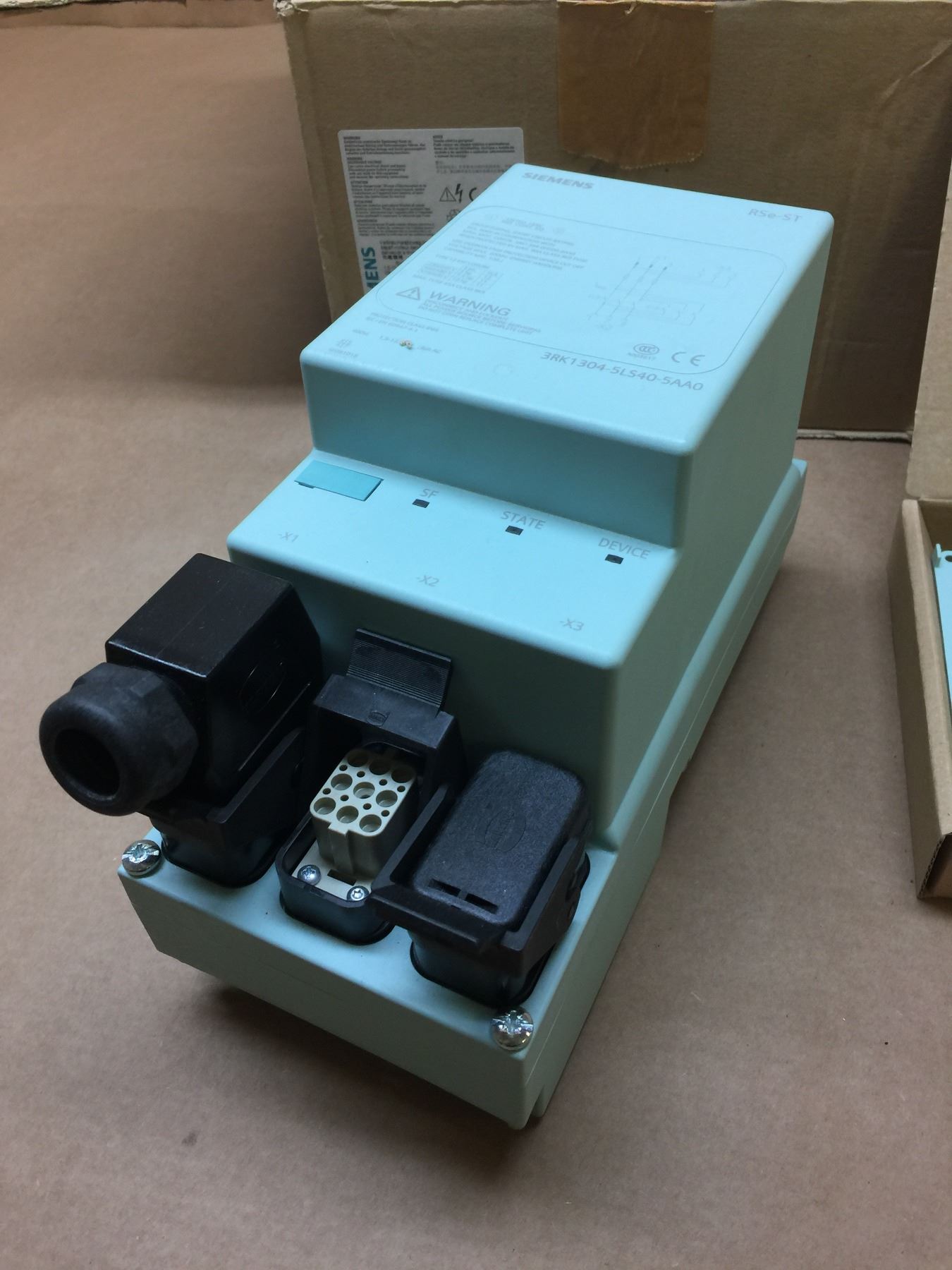 Siemens 3RK1304-5LS40-5AA0 Starter 3 Phase w/ 3RK1922-2BA00 Backplane ...