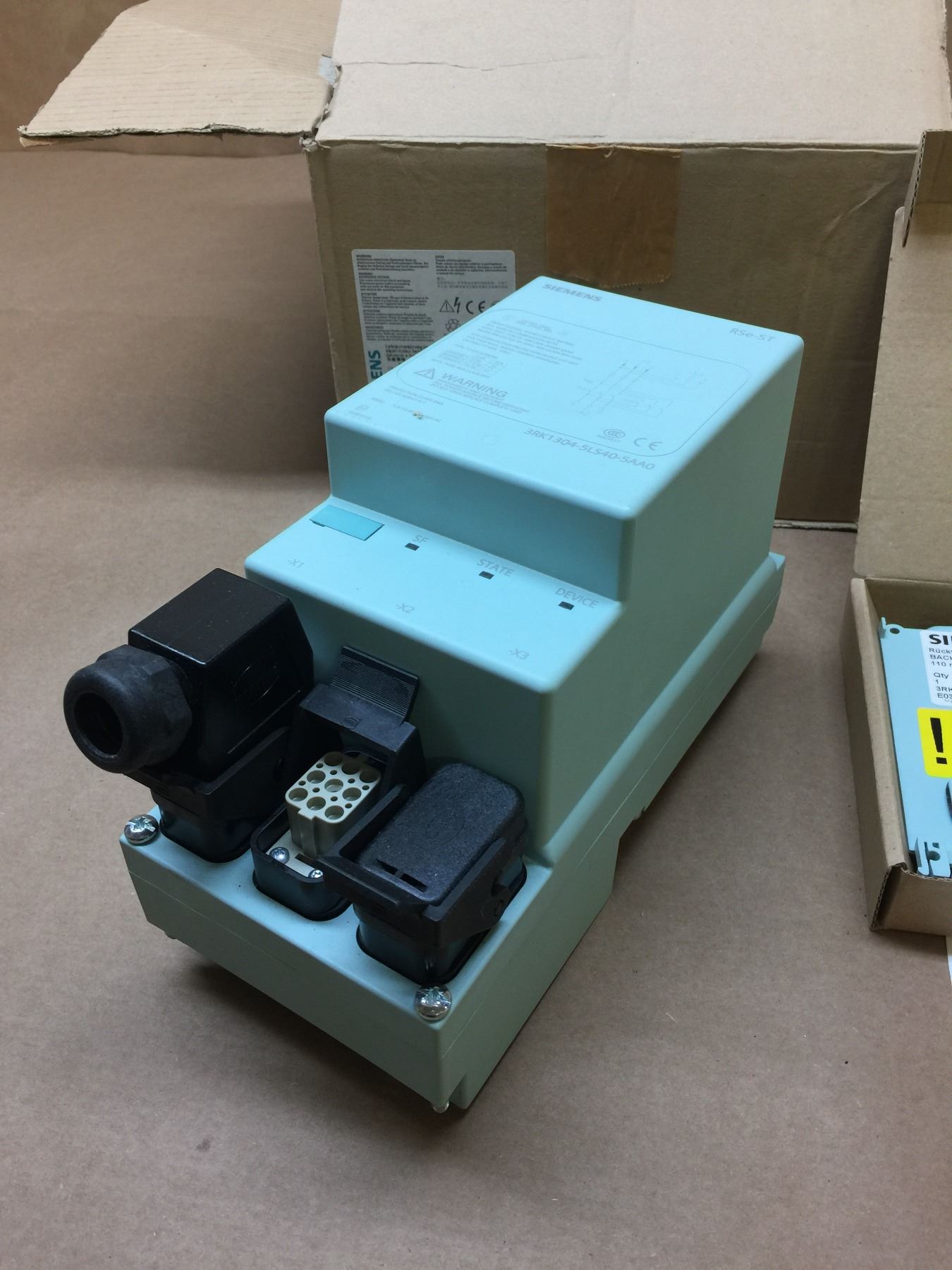 Siemens 3RK1304-5LS40-5AA0 Starter 3 Phase w/ 3RK1922-2BA00 Backplane ...