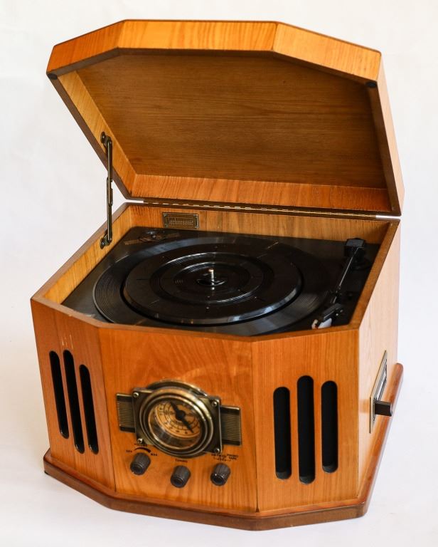 TECHNOSONIC RECORD/CD/CASSETTE PLAYER