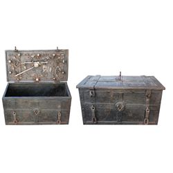 Iron "armada" (Nuremburg) chest, 1600s-1700s.