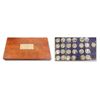 Image 1 : Set of 25 British Virgin Islands proof 25 dollars, Queen Elizabeth II, 1988, in promotional set prin