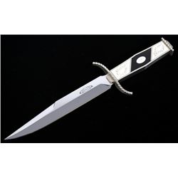 Frank L. Hargis Custom Scrimshaw Buck Knife