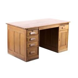 Early Quarter Sawn Oak Executive Desk