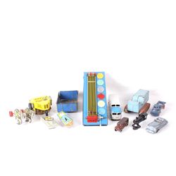 Collection of Vintage Toys & Gee Wiz No. 40 Game
