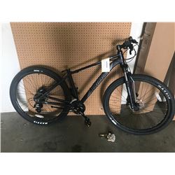 BLACK NORTHBACK XC29 MOUNTAIN BIKE