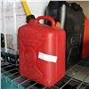 Image 2 : 3 GAS CANS