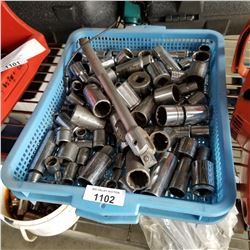 TRAY OF SOCKETS AND WRENCH