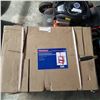 Image 1 : NEW WESTWARD 10 TON BENCH TOP HYDRAULIC SHOP PRESS