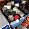 Image 1 : BIN OF SPRAY PAINT