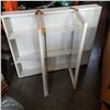 Image 2 : WHITE 3-PANEL MEDICINE CABINET