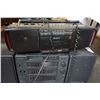 Image 5 : 3 VINTAGE BOOMBOXES