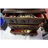 Image 3 : LOT OF JEWELLERY, JEWELLERY BOX, AND NECKLACE TREES