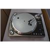 Image 4 : NUMARK RECORD PLAYER