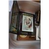 Image 2 : TRAY OF RELIGIOUS ITEMS, PLAQUES, NATIVITY SETS