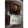 Image 3 : TRAY OF RELIGIOUS ITEMS, PLAQUES, NATIVITY SETS