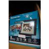 Image 1 : 8" DIGITAL PICTURE FRAME