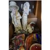 Image 3 : BOX OF BISQUE FIGURES, COLLECTIBLE CHINA, FIGURES, AND BEADED PURSE