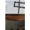 Image 2 : NEW OVERSTOCK INSIGNIA 33-46 INCH FIXED POSITION TV WALL MOUNT 80LB CAPACITY
