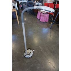 FLOOR LAMP W/ FLEXIBLE NECK