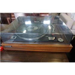 SANYO TP 525 TURNTABLE