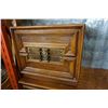 Image 4 : 9 DRAWER WALNUT DRESSER W/ 2 DRAWER NIGHT STAND