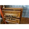 Image 5 : 9 DRAWER WALNUT DRESSER W/ 2 DRAWER NIGHT STAND