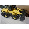 Image 3 : VINTAGE TONKA TRUCK AND BOX OF VINTAGE VEHICLES