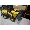 Image 4 : VINTAGE TONKA TRUCK AND BOX OF VINTAGE VEHICLES