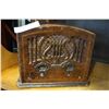 Image 1 : WESTING HOUSE ANTIQUE RADIO