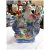 Image 3 : 2 EASTERN PORCELAIN FIGURES