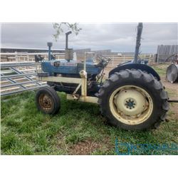 Ford 2000 Deisel Tractor w/Loader