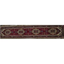 2820- Indo Serapi With Red Field 2.6 X 13.9