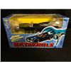 Image 1 : JOHNNY LIGHTNING BATMOBILE 1:24 SCALE DIE-CAST MODEL KIT