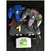 Image 1 : NINTENDO 64 CONSOLE W/ CONTROLLERS & GAME