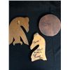 Image 2 : NATIVE ART CARVINGS LOT (ARTISTS -  A. HUNT/ GILBERT SMITH)