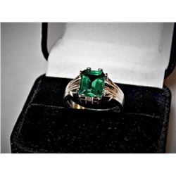 GORGEOUS 5 CT VVS1 EMERALD RING