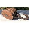 Image 1 : LARGE ANTIQUE WOOD PULLEY