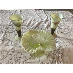 GR OF 3 GREEN OPALESCENT CARNIVAL GLASS PIECES