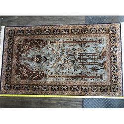 SILK AREA RUG