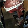 Image 2 : VINTAGE JOHNSON GAS OUTBOARD MOTOR