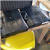 Image 1 : 2 BLACK HAND BAGS