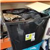 Image 1 : TOTE OF HAND BAGS AND CAPS