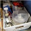 Image 2 : 2 BOXES OF KITCHEN APPLIANCES AND GLASS CAKE COVERS