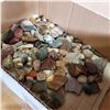 Image 2 : TRAY OF SEMI PRECIOUS STONES