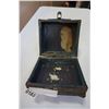 Image 2 : ANTIQUE WOODEN BOX
