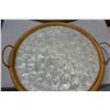 Image 2 : 3 RATTAN AND PEARLIZED SERVING TRAYS