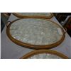 Image 4 : 3 RATTAN AND PEARLIZED SERVING TRAYS