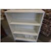 Image 3 : 3 WHITE 4FT BOOKSHELFS
