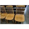 Image 2 : 4 SPINDLE BACK CHAIRS