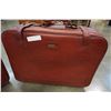 Image 2 : 2 PIECE VINTAGE RED LEATHER SUITCASE AND CARRY BAG